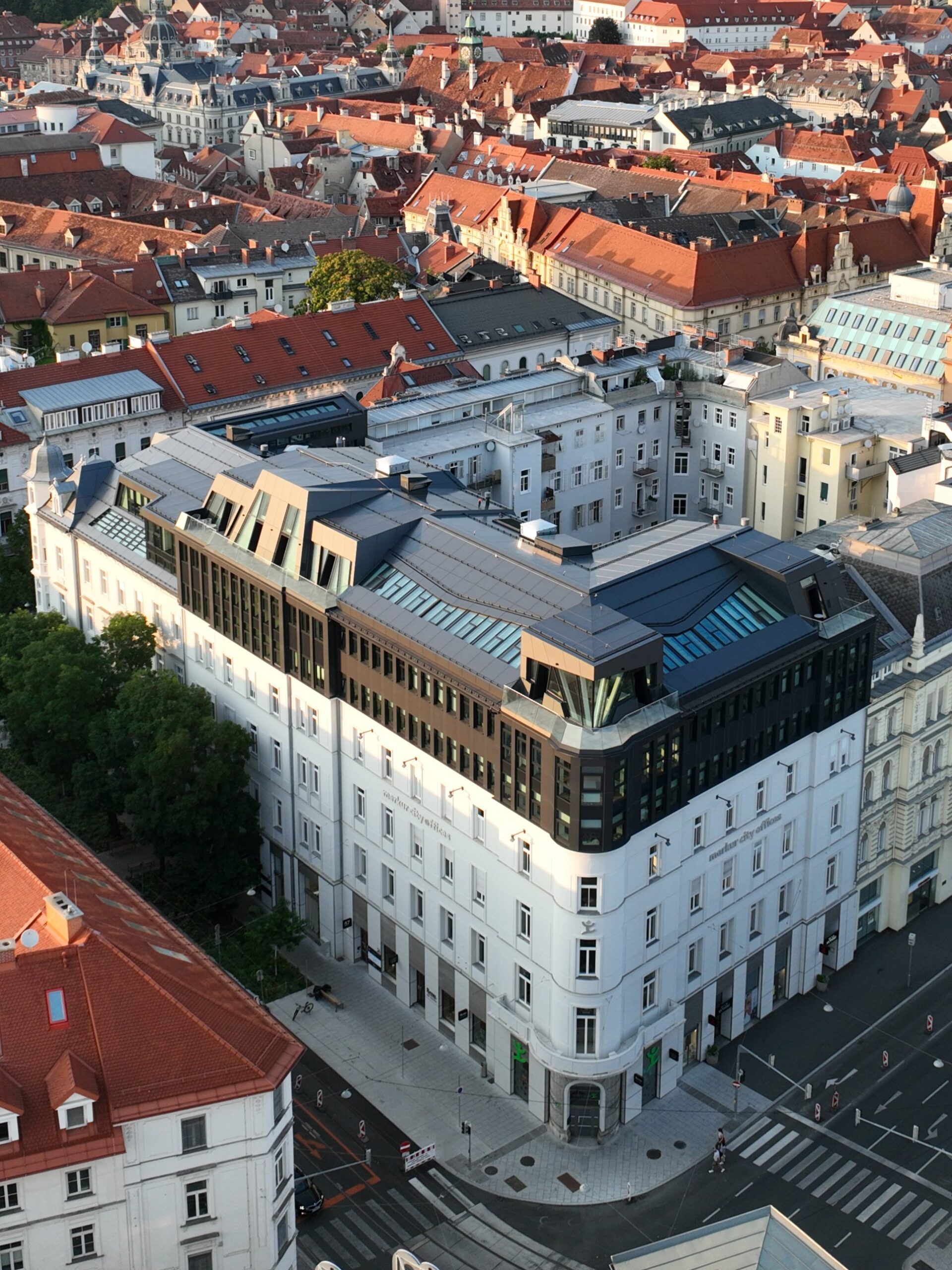 Merkur City Offices in der Grazer Innenstadt, Drohnenfoto schräg von oben